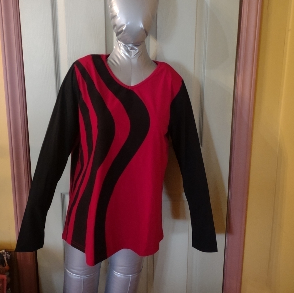 Regalia Womans Red And Black Long Sleeve Shirt Size Medium Top